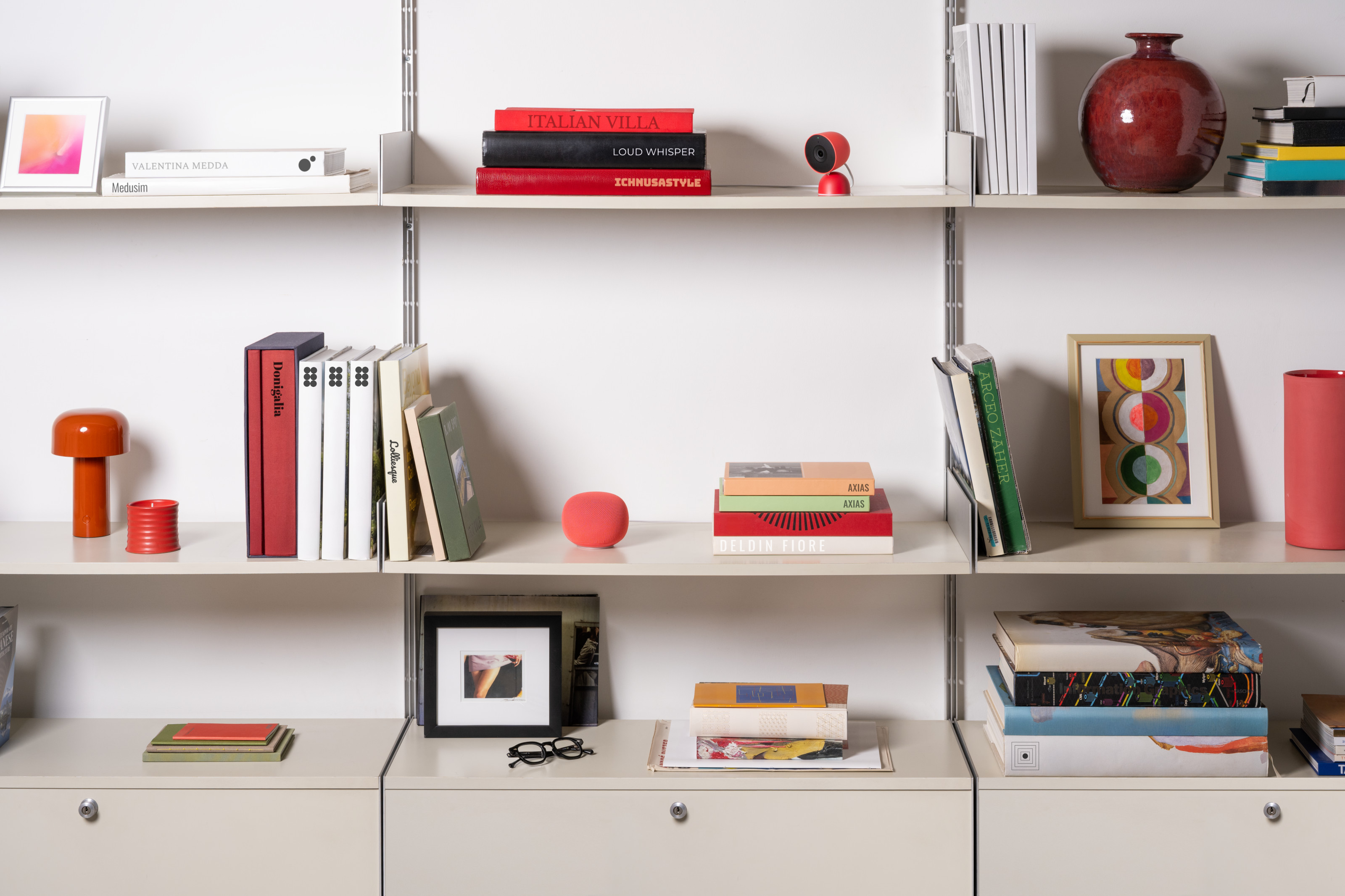 This is what the smart home looks like today: Google Home Speaker and Nest Cam Indoor