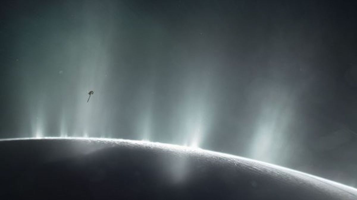 The James Webb telescope has detected a giant geyser on Saturn’s moon, spewing water hundreds of miles into space.