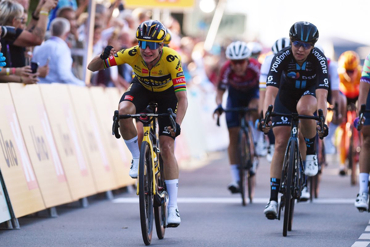 Marianne Vos Triumphs On Stage One Of Tour Of Scandinavia With Powerful Sprint Cycling Weekly 