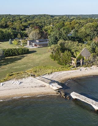 aerial of Shelter Island House by Koning Eizenberg