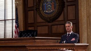 Peter Scanavino as Carisi on the witness stand in Law & Order: SVU season 26 episode 17