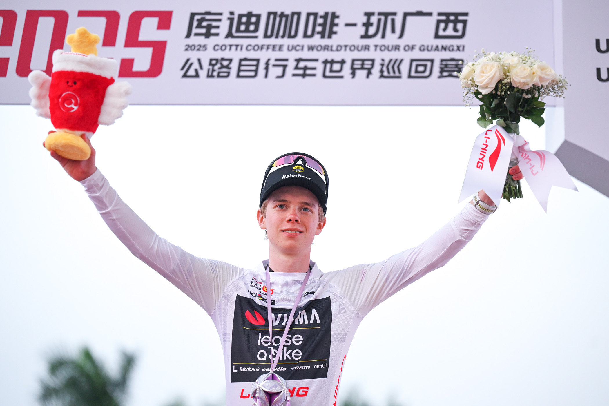 J&amp;oslash;rgen Nordhagen celebrates as best young rider on the final podium of the 2025 Tour of Guangxi