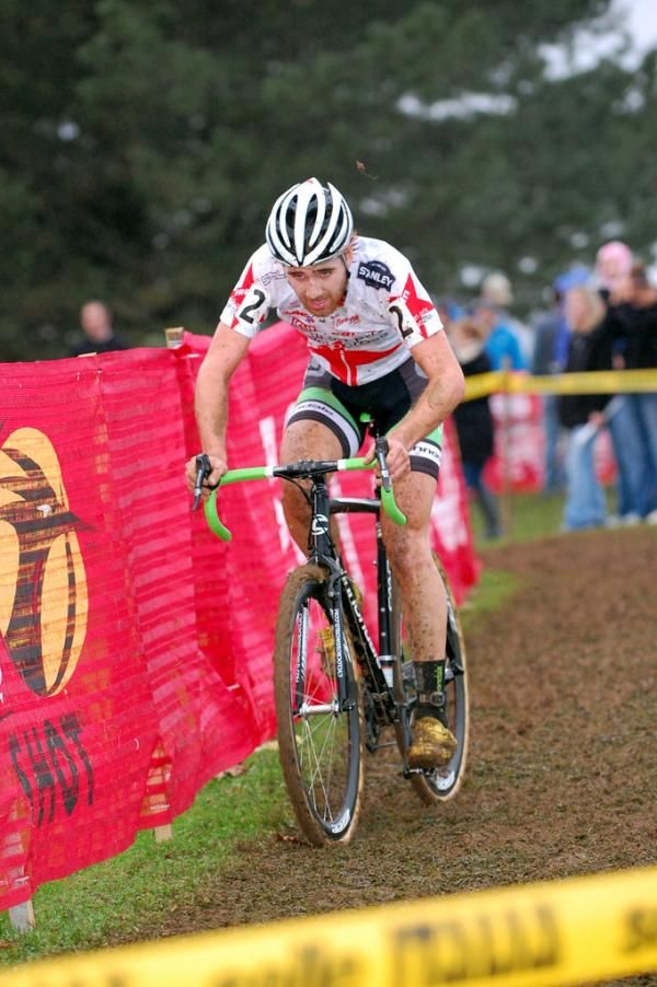 Jamey Driscoll (Cannondale / CyclocrossWorld.com) rides in the series leader's jersey.