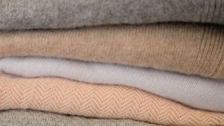 Folded cashmere jumpers - 1314108791