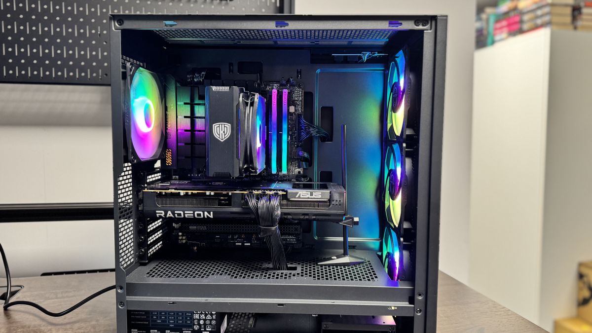 A picture of the OcUK Gaming Mach 5R gaming PC