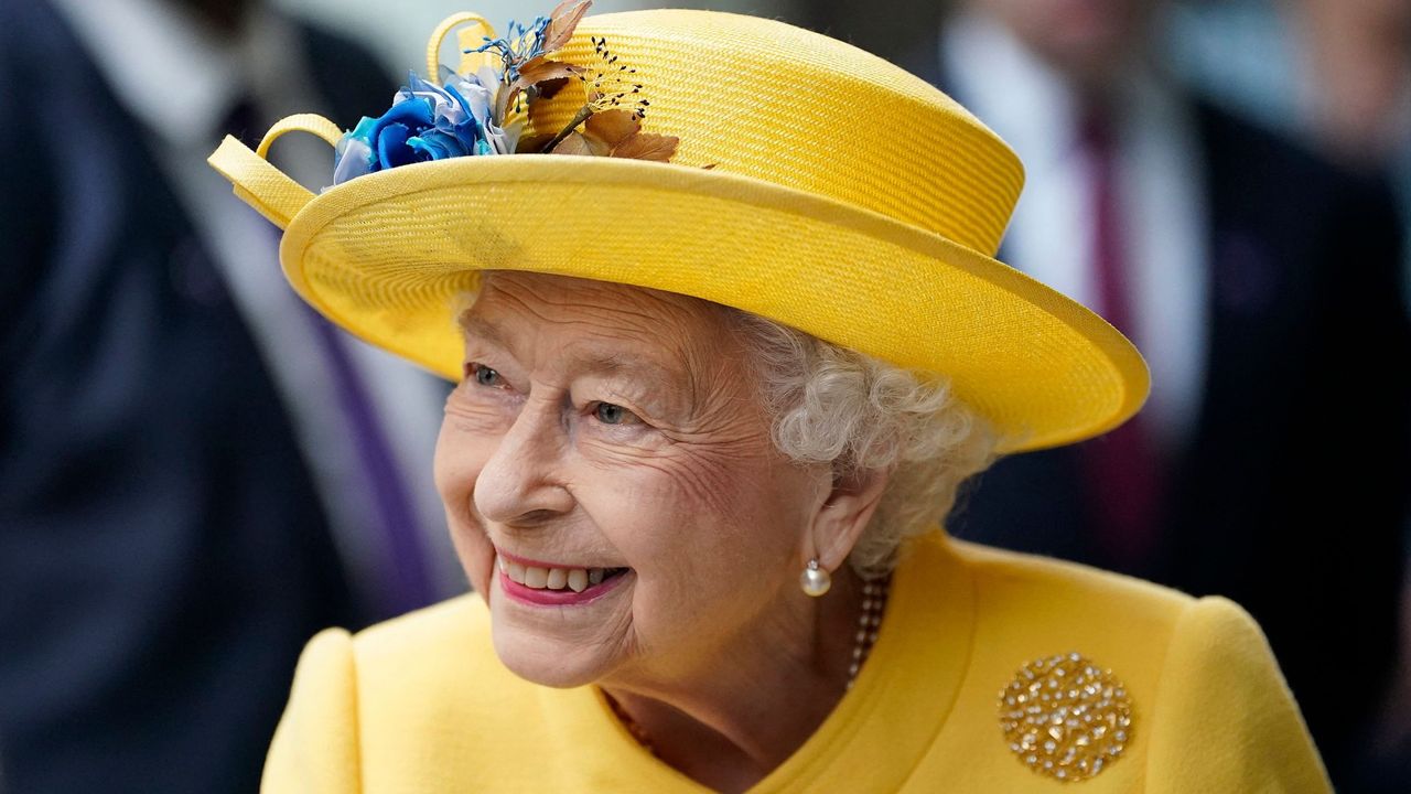 Queen&#039;s Platinum Jubilee 2022 celebrations are drawing closer, Her Majesty is seen here during her visit to Paddington Station in London on May 17, 2022