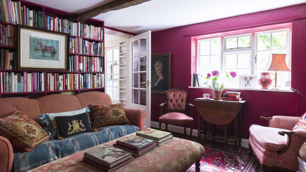 red cottage sitting room 