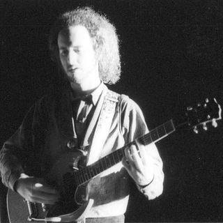 Robby Krieger performing with his stolen Gibson SG Special