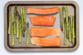 how to get a slim waist: salmon and asparagus