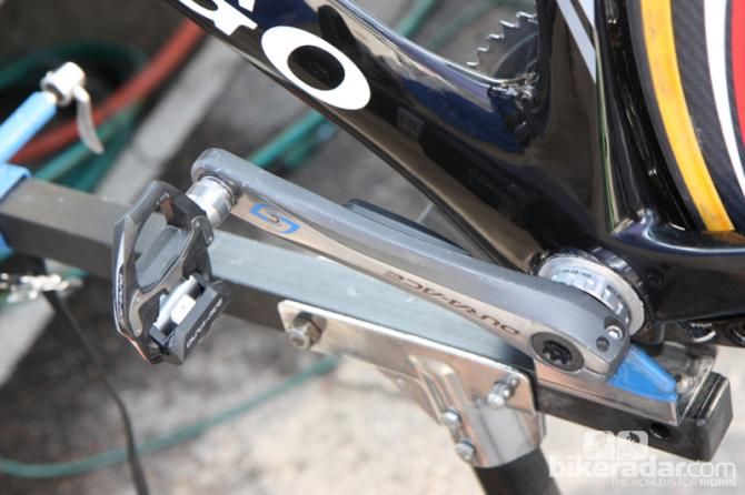 The Stages power meter uses strain gages on the inside of the left crank. The meter adds less than 20g to the otherwise standard crank