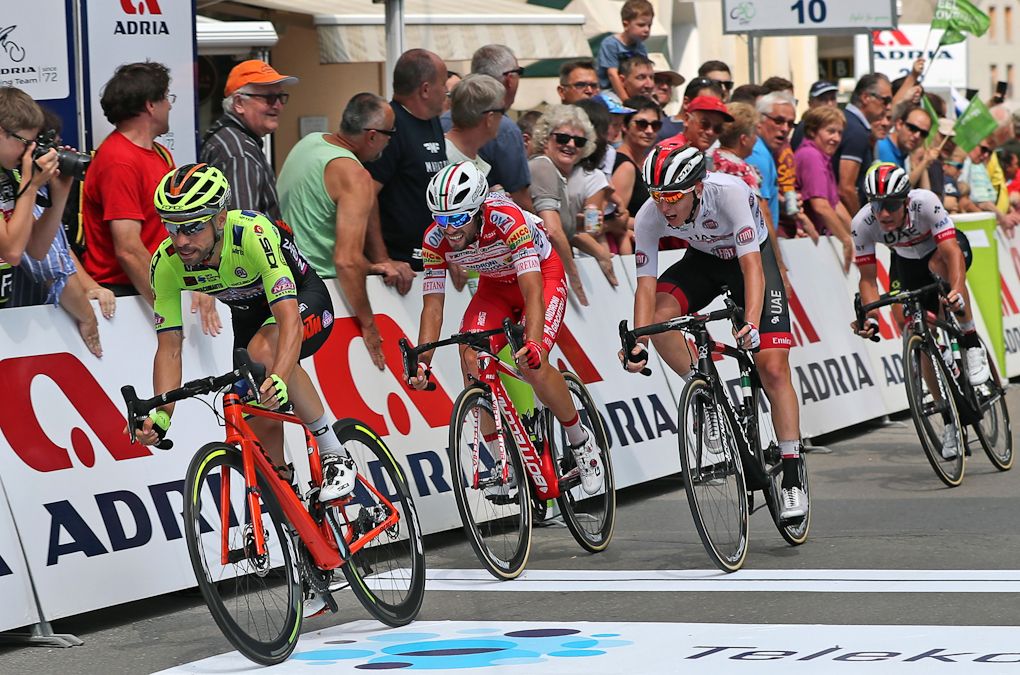 Giovanni Visconti (Neri Sottoli - Selle Italia - KTM), Andrea Vendrame (Androni Giocattoli - Sidermec) and Tadej Pogacar (UAETeam Emirates)