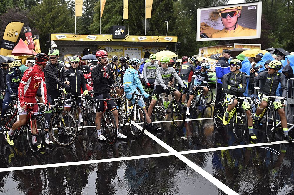 The field lines up for the start of the final stage at the Tour de France
