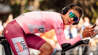 An unreleased bike, a closer look at new SRAM Red, more wild TT helmets, crazy disc rotors, weird base layers and more: It's a gigantic Giro d'Italia tech gallery