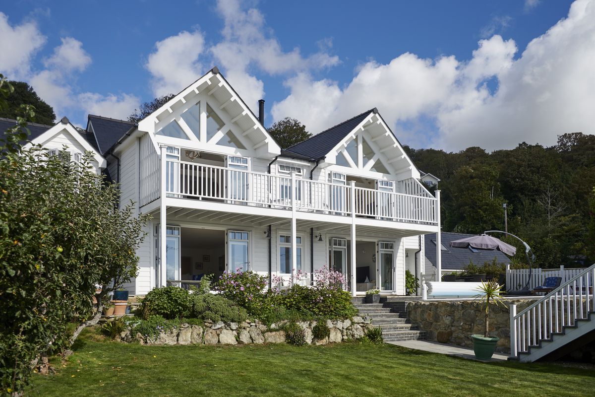 first floor bungalow extension with new england remodel
