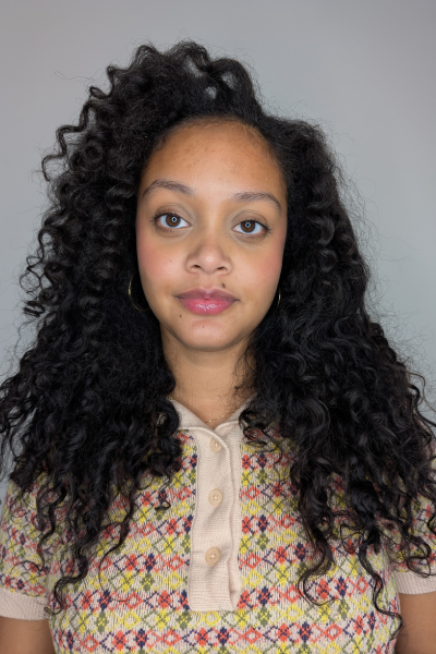 Photos of tester Shauna Beni-Haynes before and after using the Briogeo Style + Treat Dry Shampoo Puff