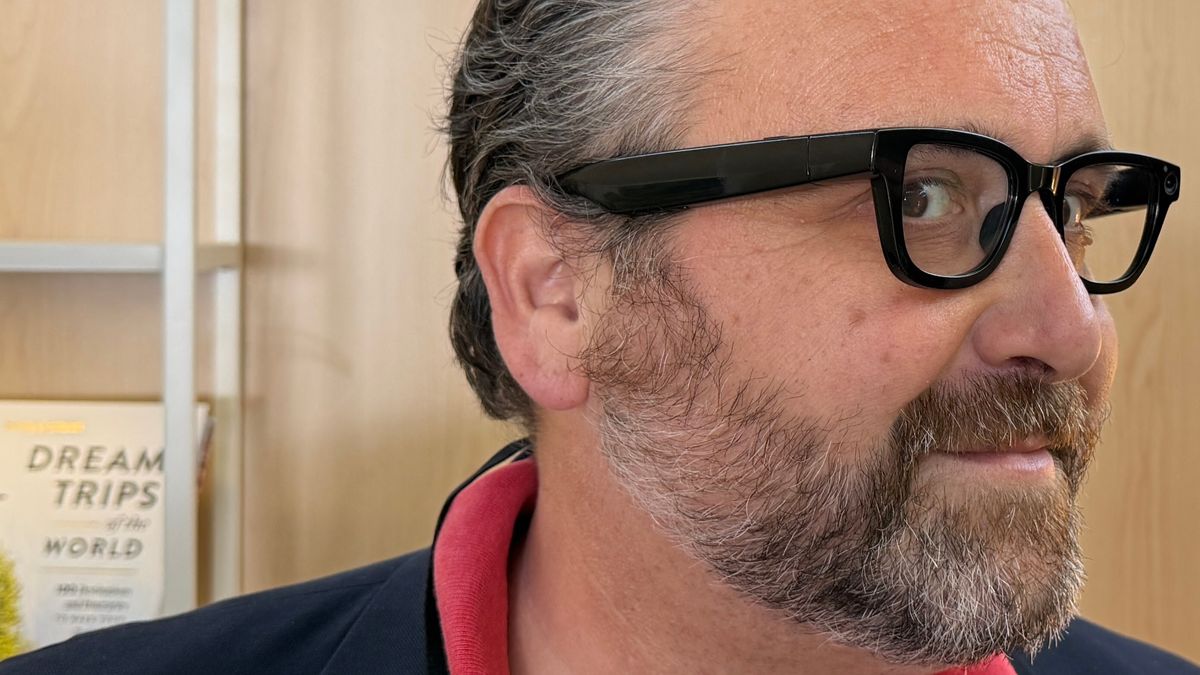 I tried Google's Android XR prototype and they can't do much but Meta should still be terrified