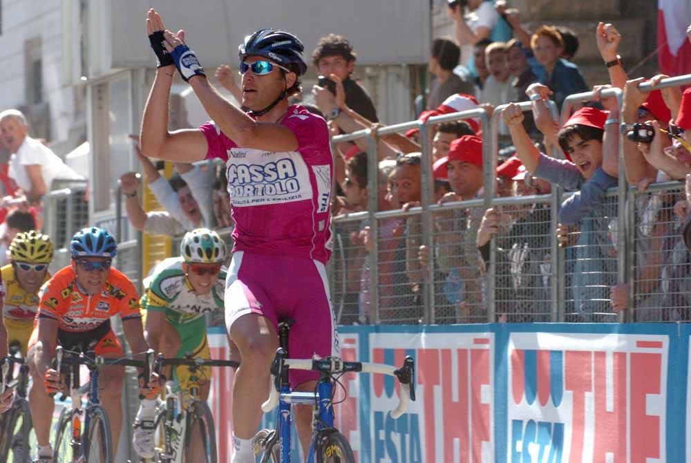 Petacchi was finding it easy in 2004, winning nine stages
