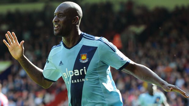 West Ham United&amp;#039;s English striker Carlton Cole