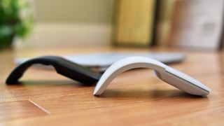 Surface Arc Mouse in white