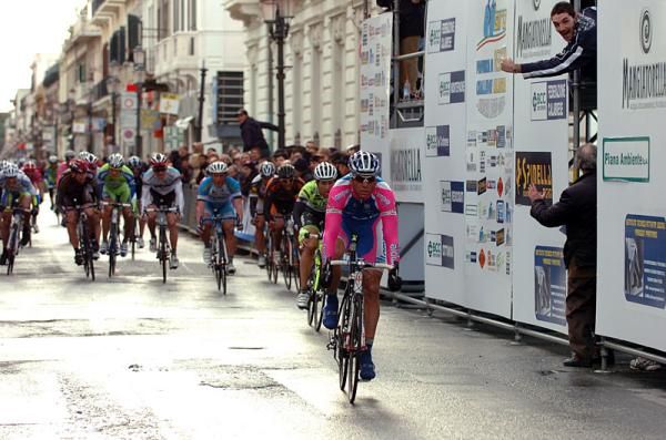 Alessandro Petacchi (Lampre - Farnese Vini) crossed the line first in stage four.