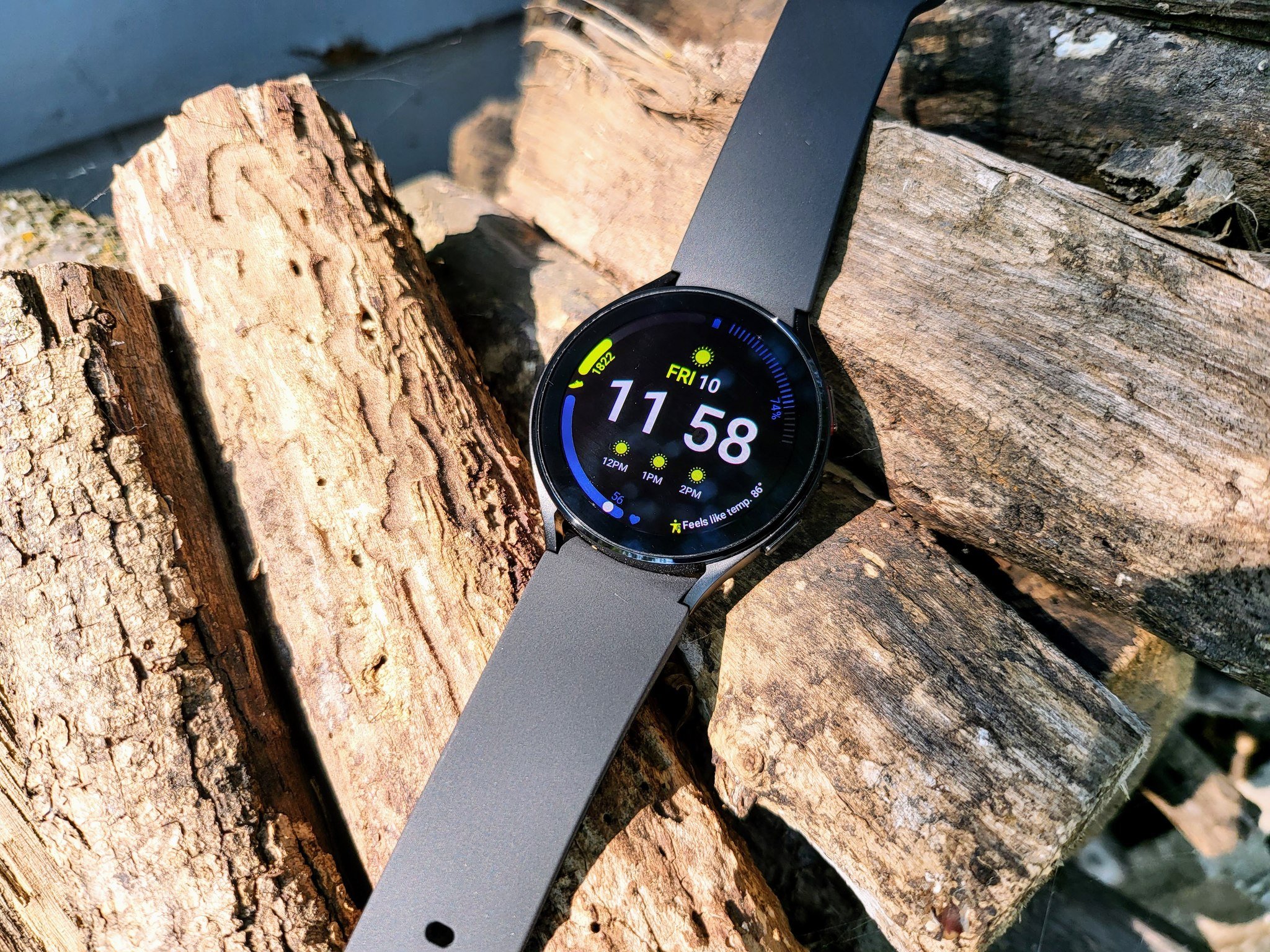 Galaxy watch salt discount water