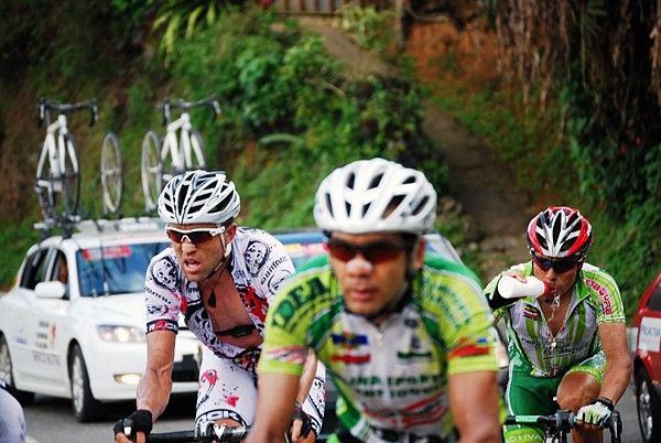 Rock Racing's Glen Chadwick hangs with the leaders during stage six to Cabal.