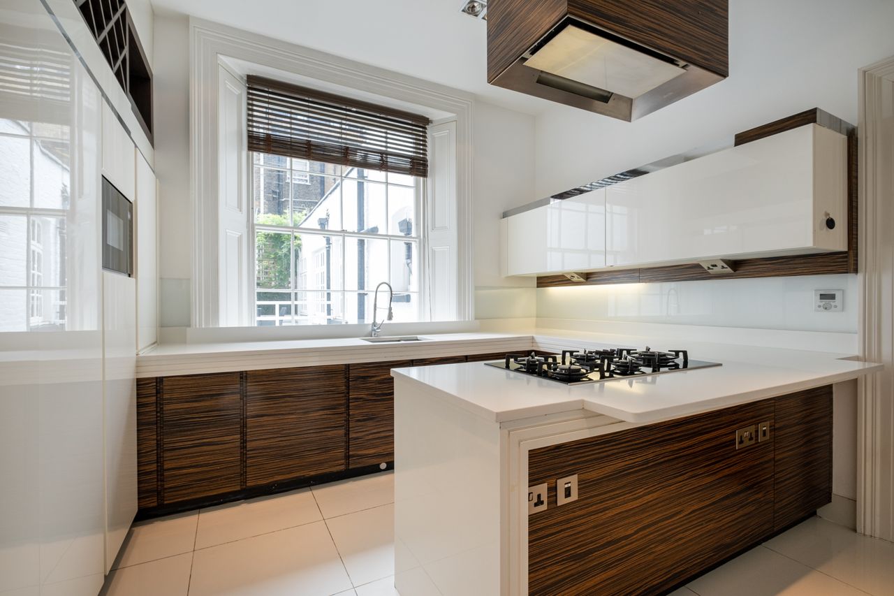 Images of Churchill's former home in Eccleston Square, London