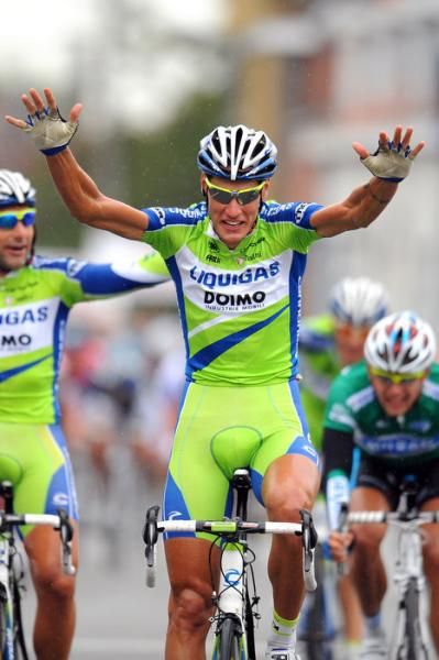 Jacopo Guarnieri sprints to victory in stage two leading a Liquigas - Doimo sweep of the top three.