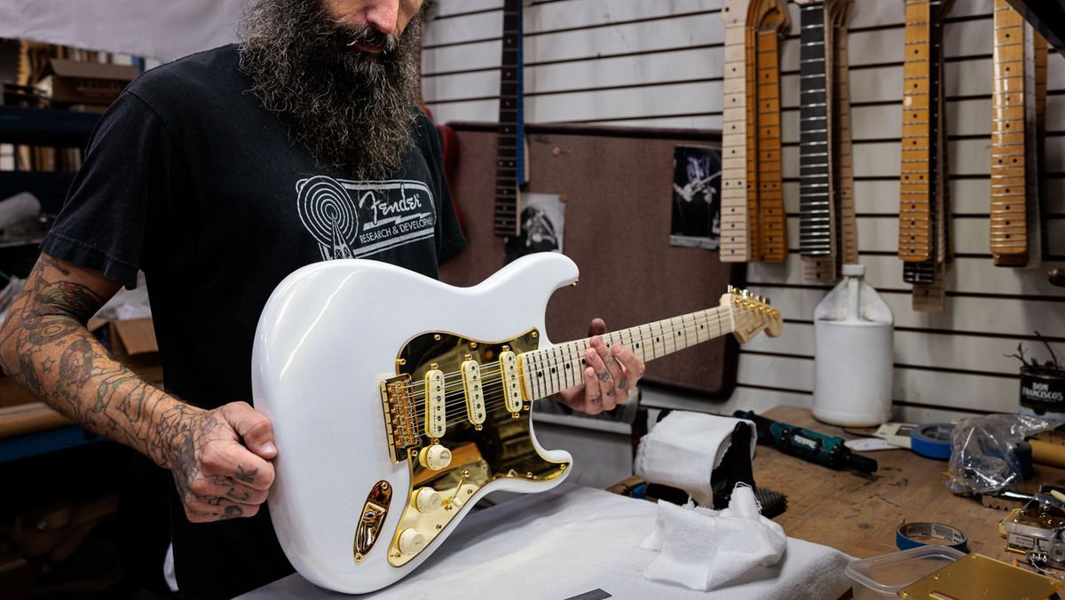 Fender H.E.R Strat