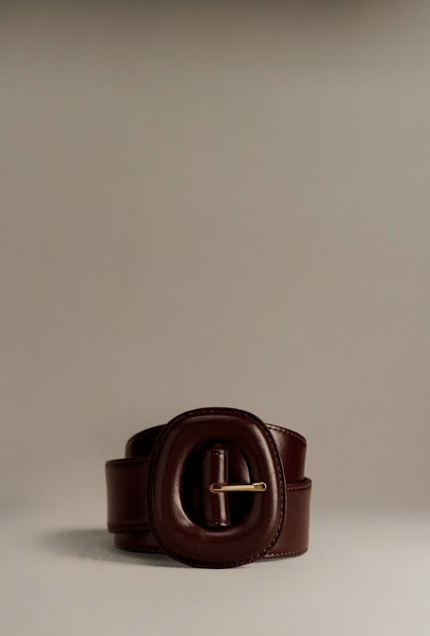 S&amp;eacute;zane, Stella Belt