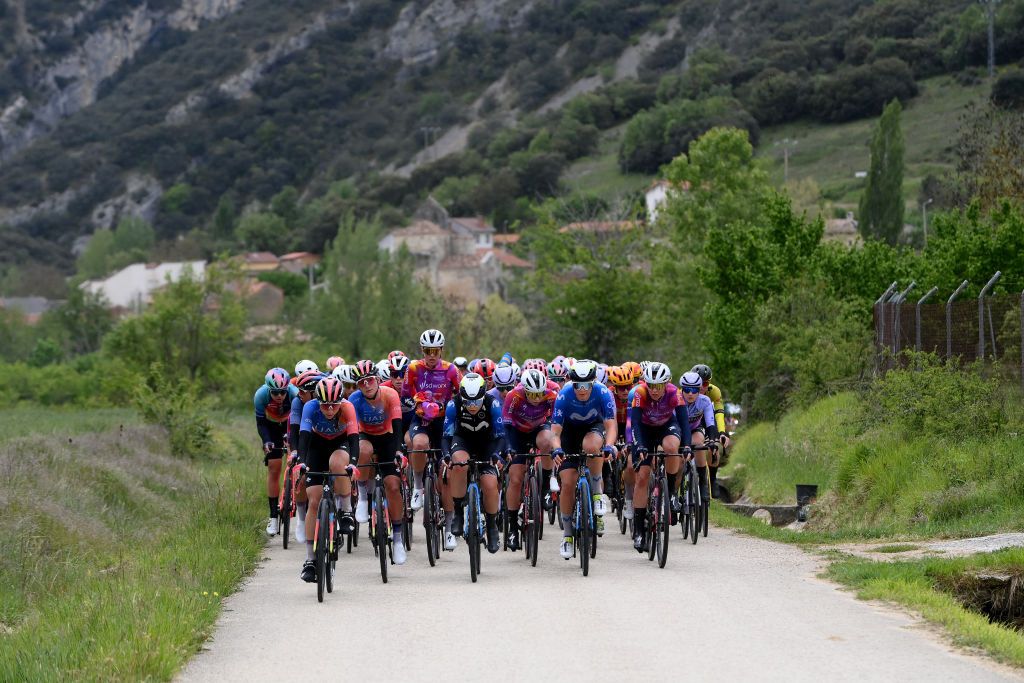 ALTO DE ROSALES SPAIN MAY 17 LR Karlijn Swinkels of The Netherlands and UAE Team ADQ Demi Vollering of The Netherlands Marie Schreiber of Luxembourg and Team SD Worx Protime Sara Martin of Spain and Movistar Team Lorena Wiebes of The Netherlands and Team SD Worx Protime Emma Norsgaard of Denmark and Movistar Team Femke Markus of The Netherlands and Team SD Worx Protime and a general view of the peloton competing during the the 9th Vuelta a Burgos Feminas 2024 Stage 2 a 123km stage from Briviesca to Alto de Rosales 790m on UCIWWT May 17 2024 in Alto de Rosales Spain Photo by Alex BroadwayGetty Images