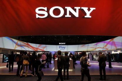 Sony threatens to sue Twitter unless users stop posting hacked emails