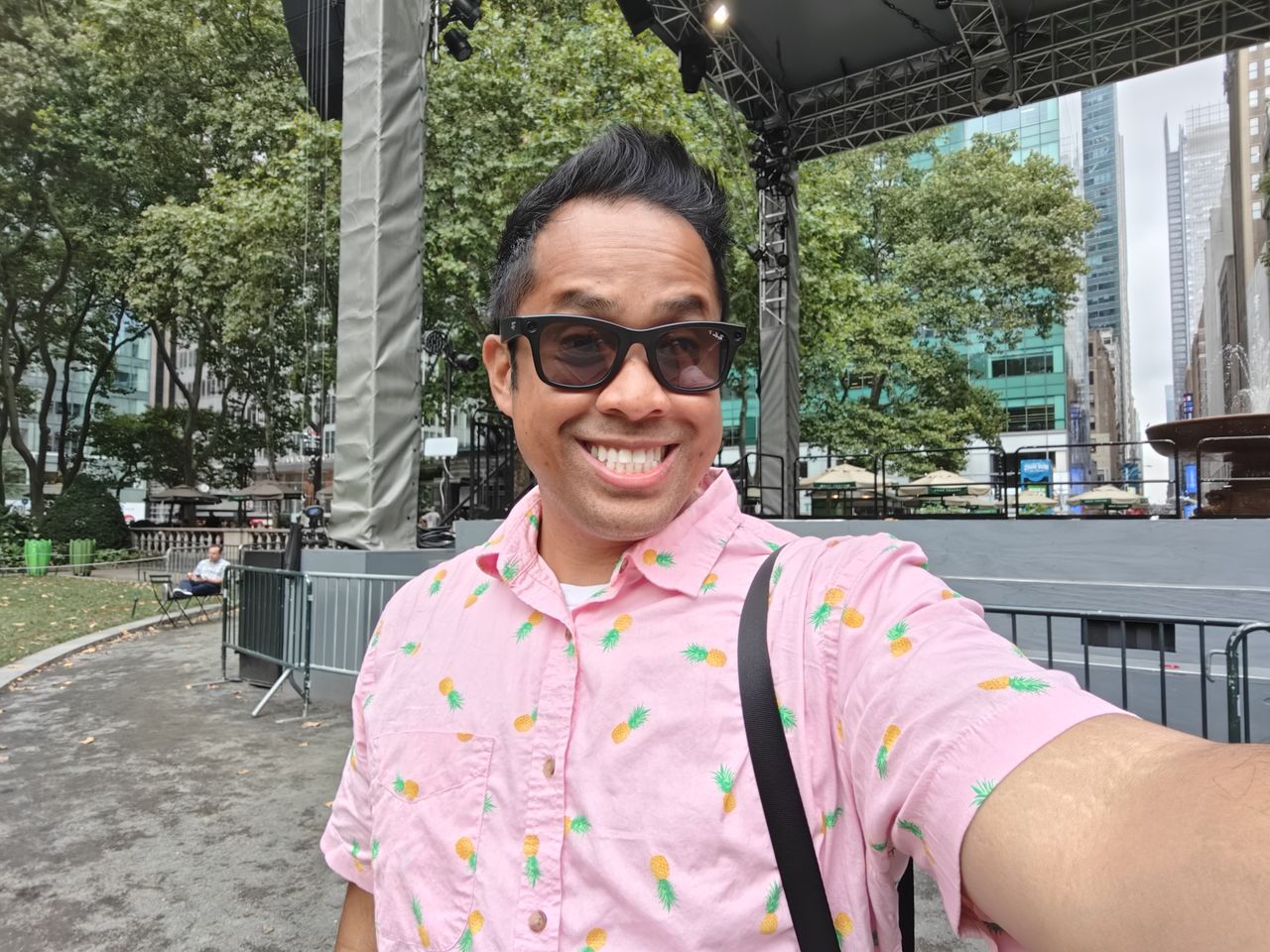 OnePlus Open outer screen selfie sample.
