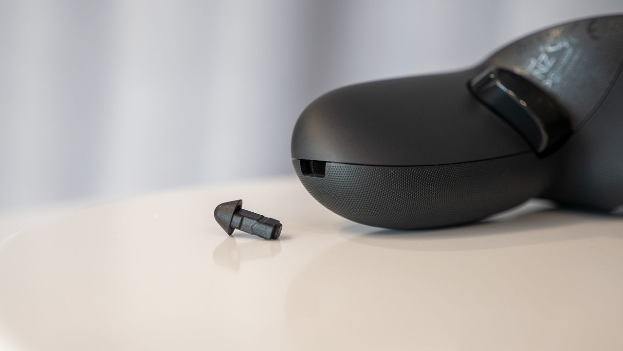 Removable stylus tips for the Quest Touch Pro controllers for the Meta Quest Pro and Meta Quest 2
