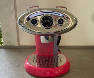 illy X7 espresso machine on countertop