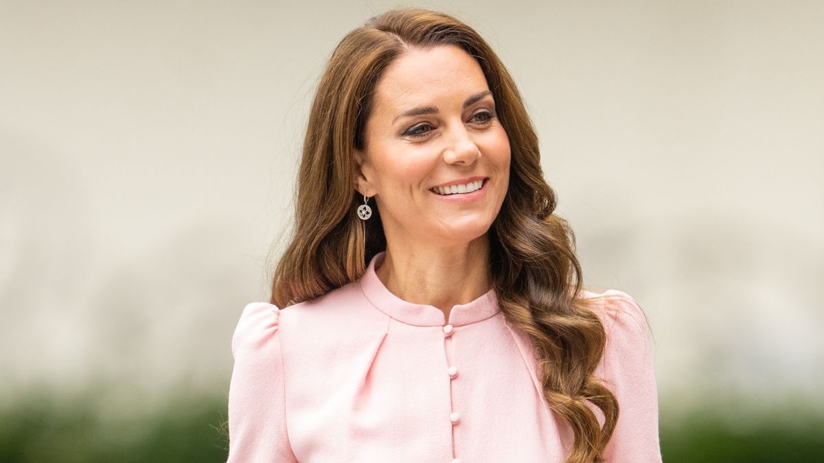Kate Middleton 'not going to buckle' thanks to 'inner strength' | Woman ...