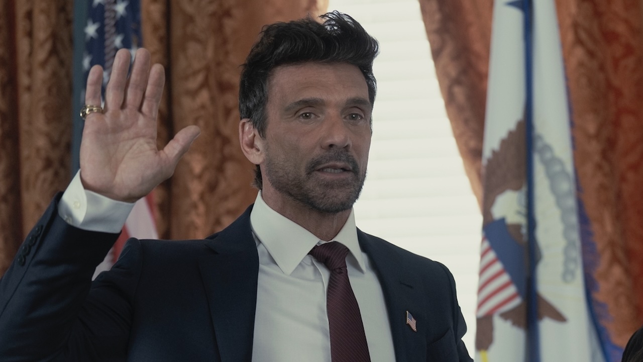 Rick Flag Sr. holding up hand taking vow in White House in Peacemaker Season 2