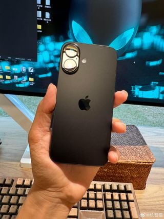 leaked iphone 16 in black