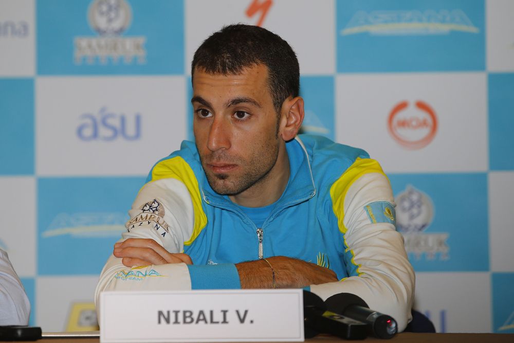 Vincenzo Nibali speaks to the press