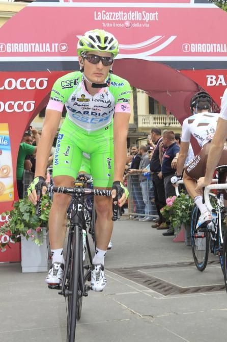Yesterday's winner Enrico Battaglin (Bardiani Valvole-CSF Inox) signs on in Cosenza