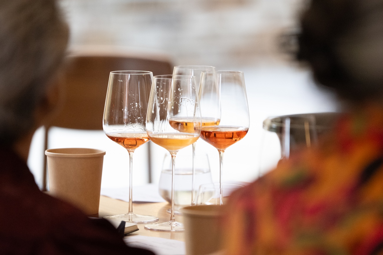 ros&amp;eacute; wine