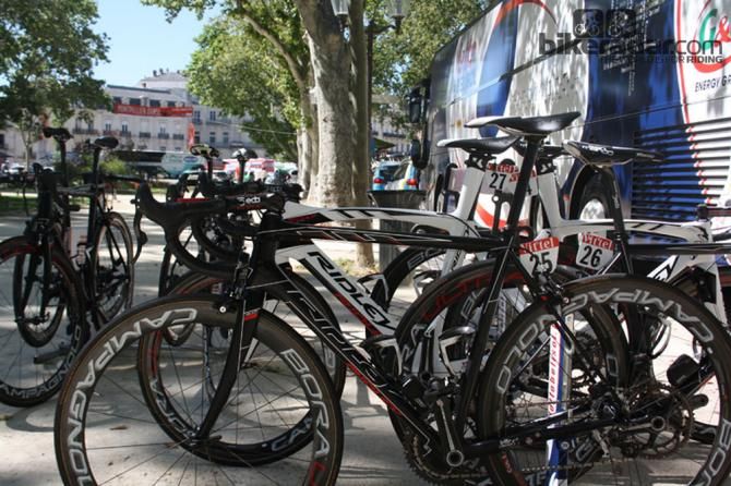 The bikes of Lotto-Belisol&rsquo;s Adam Hansen (front) and Marcel Sieberg display some serious drop