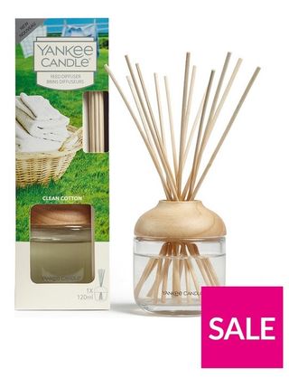 Yankee Candle reed diffuser in clean cotton