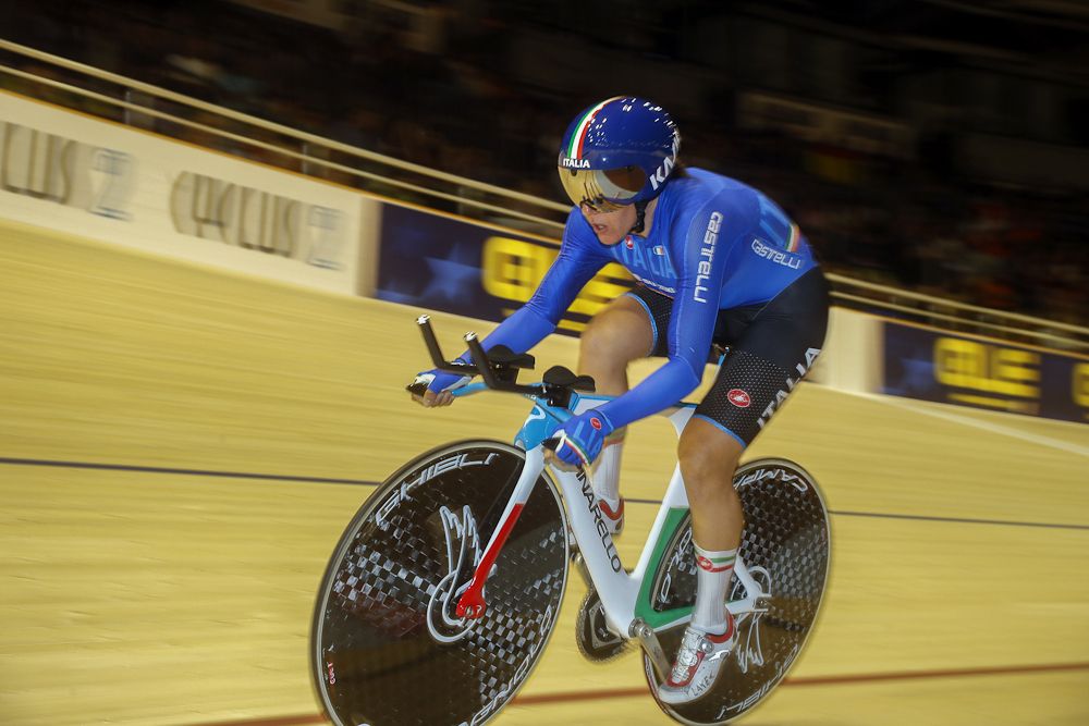 Women's Individual Pursuit bronze medalist Silvia Valsecchi (Italy)