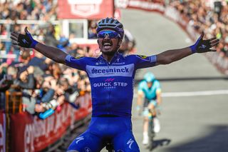 Julian Alaphilippe wins the 2019 Strade Bianche