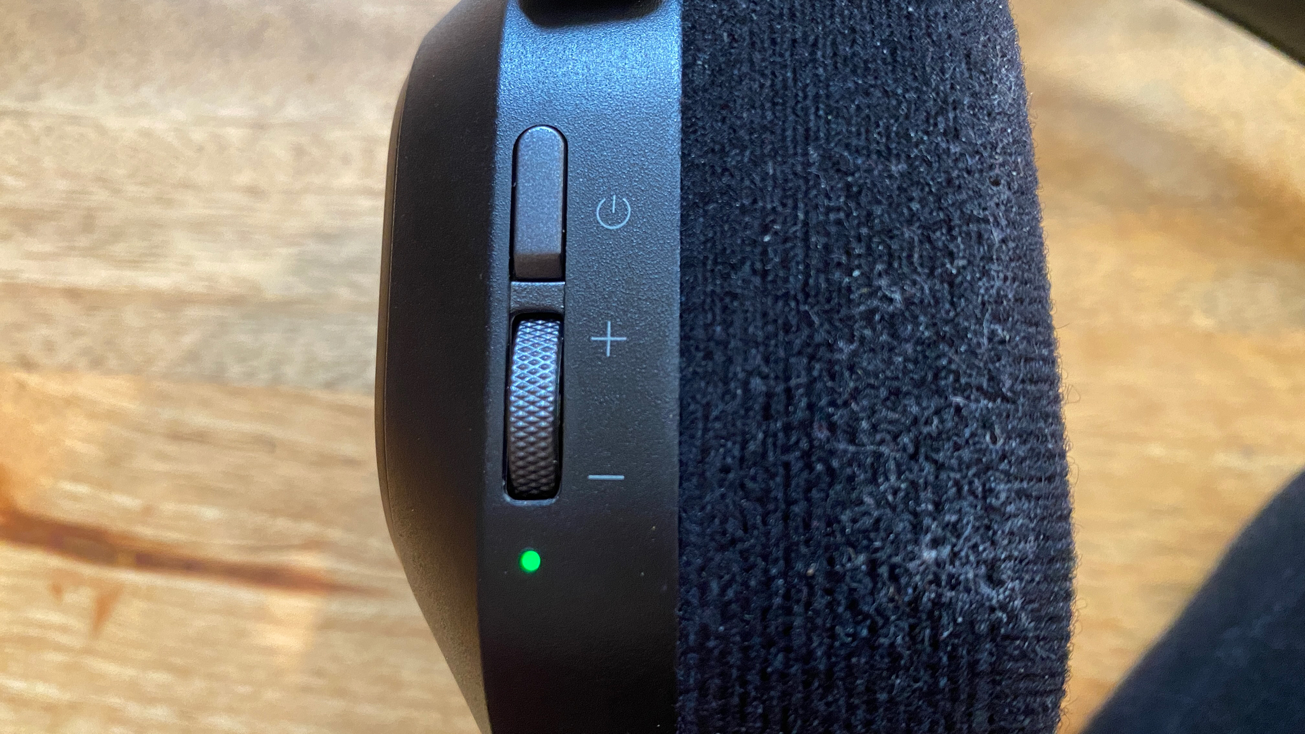 Corsair HS80 RGB Wireless