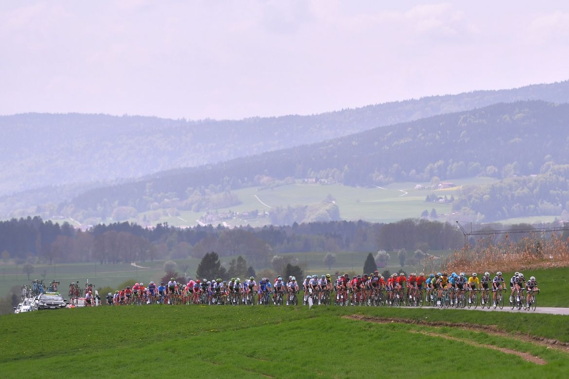 Stage 1 of the Tour de Romandie in summer-like conditions