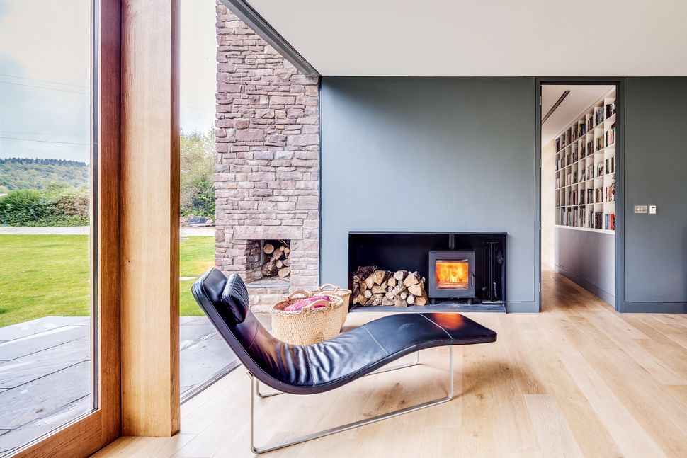 Open Fire Vs Log Burner Which is Better for Your Fireplace? Homebuilding
