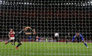 Jamie Vardy headed home his 11th goal against Arsenal to earn Leicester victory