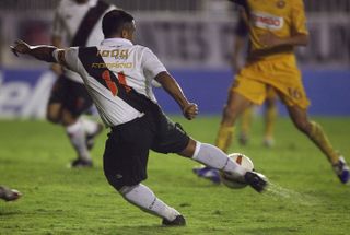 Romario in action for Vasco da Gama in October 2007.